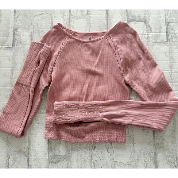 NWT Free People Cut It Out Rose Long Sleeve Stretchy Thumbhole Crop Top Sz XS/S - Picture 2 of 8